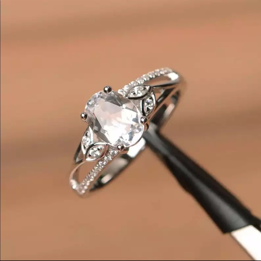 New Women’s 925 Silver Sapphire Oval cut Ring